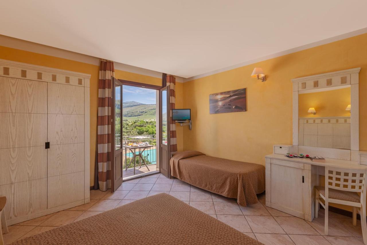 Villa Zina Family Resort Custonaci Bagian luar foto